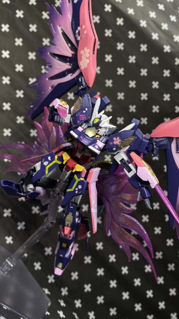 武器はアーム部のビームで固定してサーベルにしたり放出してビームライフル代わりという設定です。