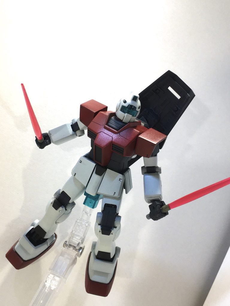 シールド背負いマウントも可能。ランドセルに穴開けただけですが重要です。