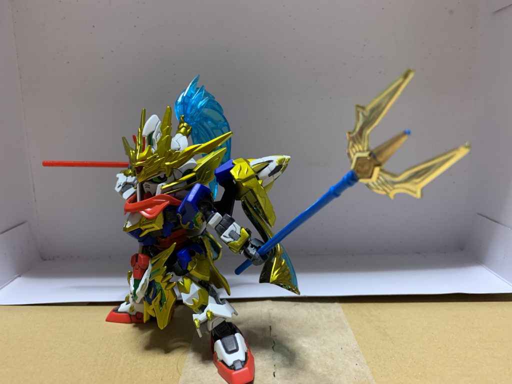 キット付属の武器をどうしても「槍」とは思えないので先代の趙雲から拝借。
でもこのままなのも物足りない感じがしてきたのでどうにかしたいですね。