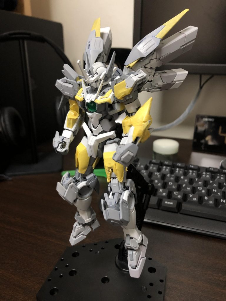 サフ+塗り分けのマスキングが出来てます。