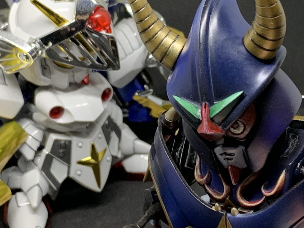 以前作ったレジェンドBBバーサル騎士ガンダムと^ ^