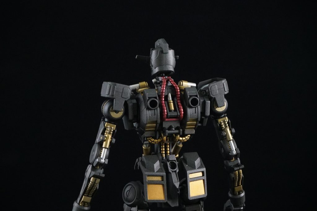 赤い動力パイプがワンポイントです💦