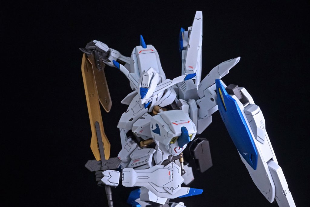 肩の目立つ合わせ目は初めての後ハメ加工にチャレンジして何とか塗り分けと合わせ目消しを両立することが出来ました💦