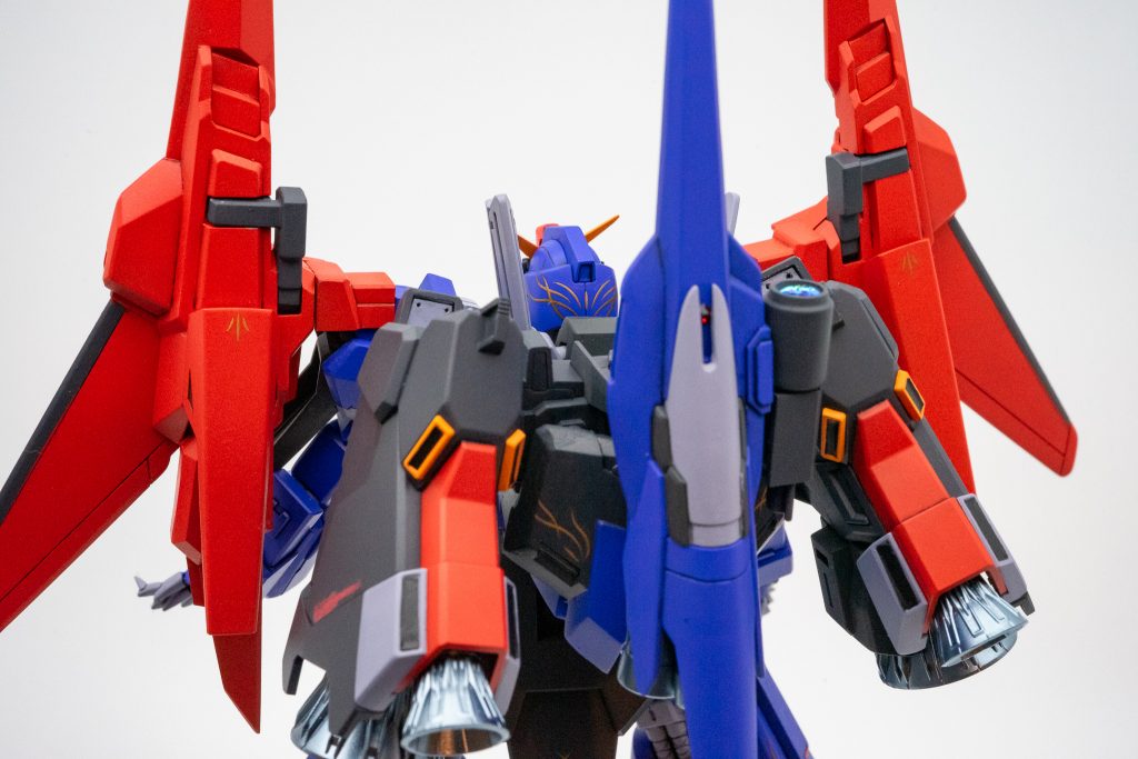 全身の金タトゥーはハイキューパーツのデカールを使用。ぴったりだったのでマスクコマンダー作る人がいたらオススメ