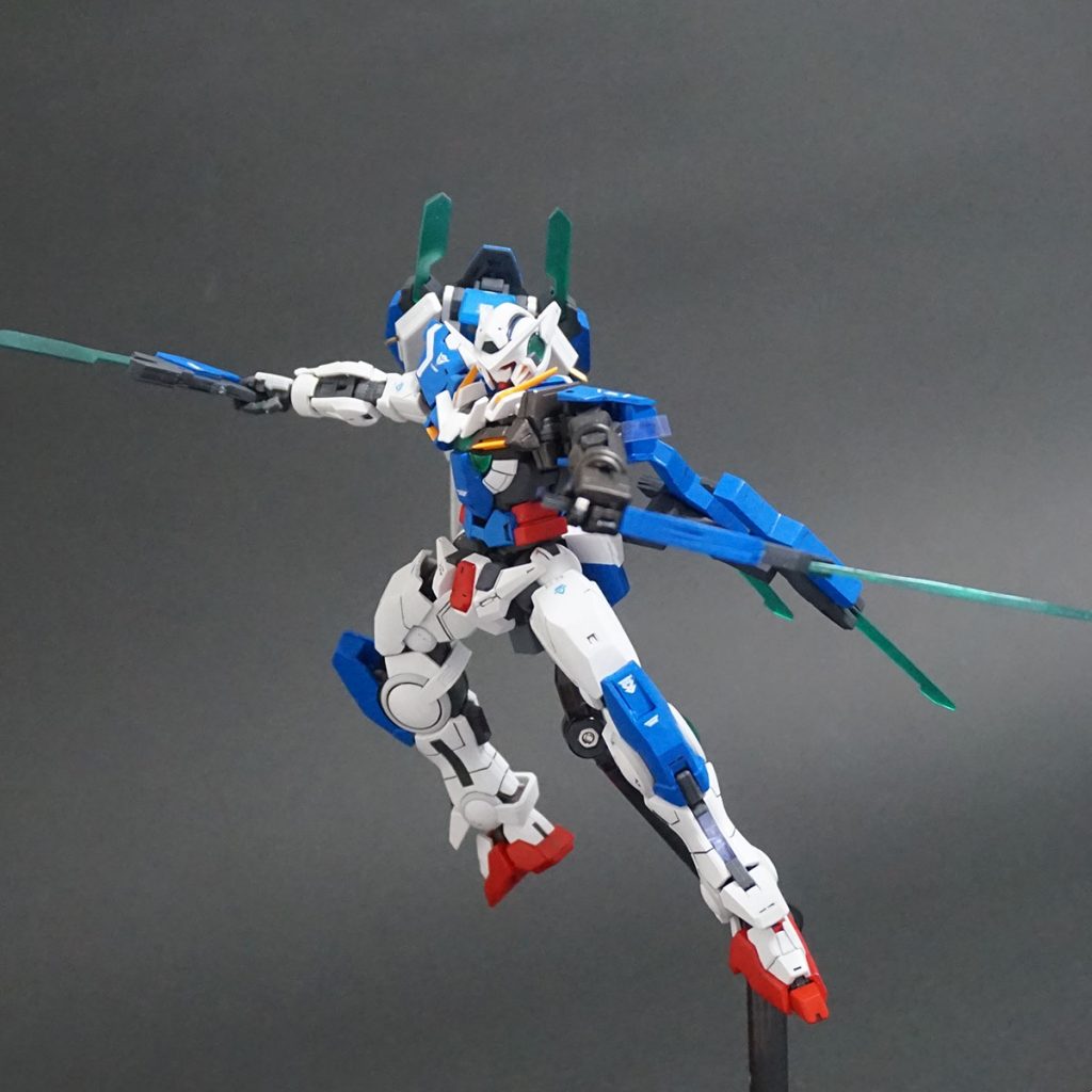 GNバトルソードを構えて