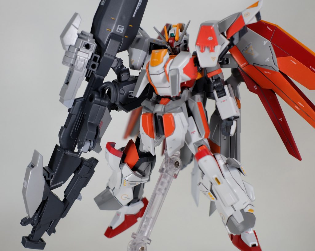 FAZZをイメージした重装甲形態
FTストライカーに加え、アサルトシュラウドを装備。対弾性能を向上。
大型のローエングリンランチャーを装備し、火力を強化。