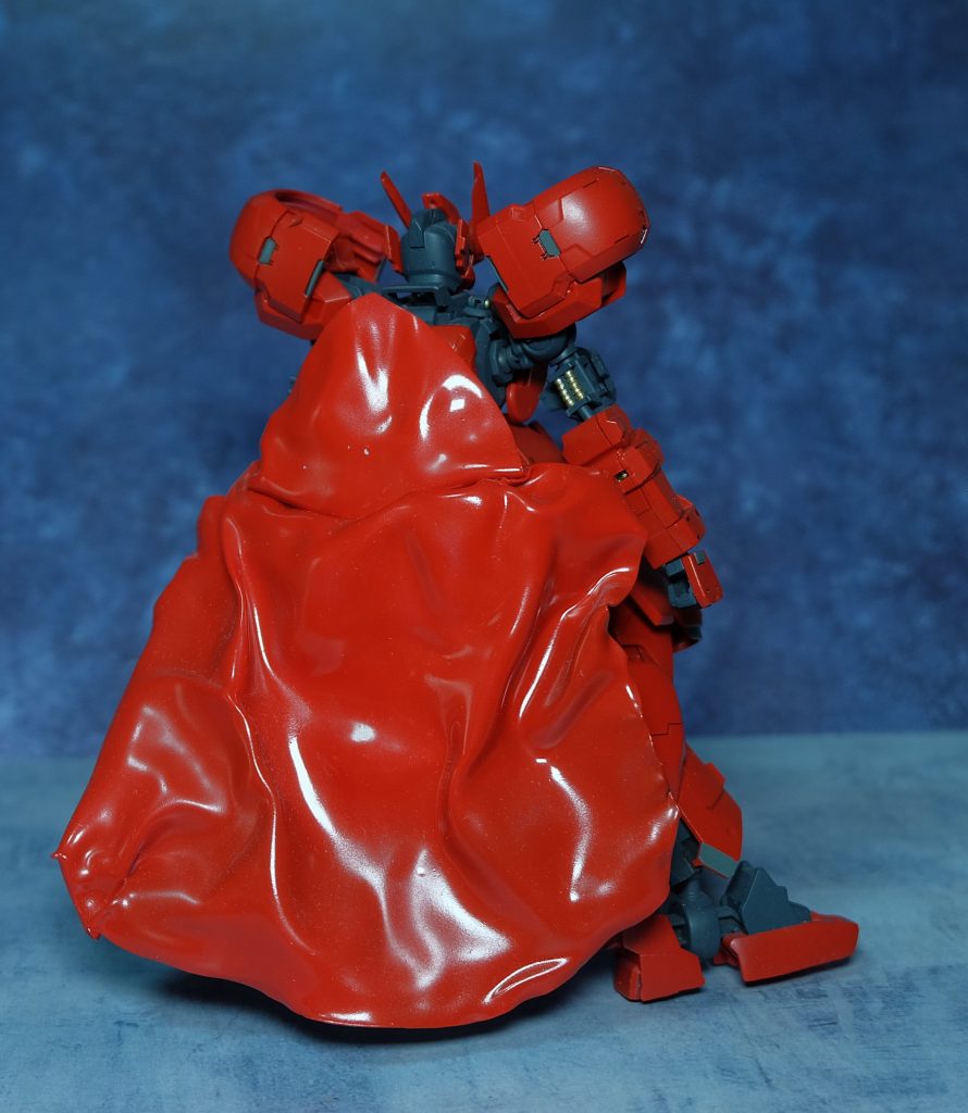 背面。
と言ってもほとんど、マント。
プラバンで作りました。