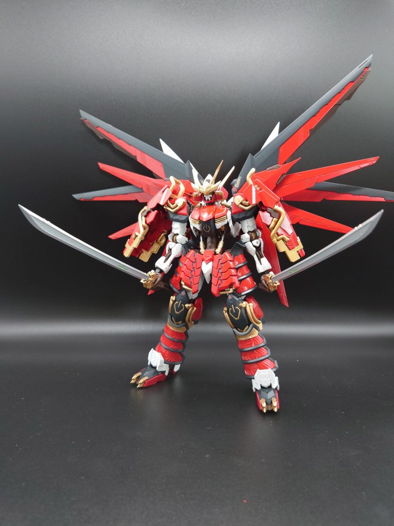 全体像はこんな感じ高速で移動する武者って感じで作ってみました