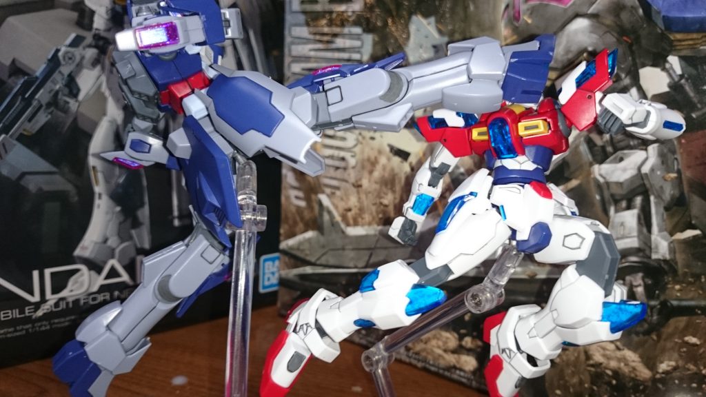 「次元!」
「覇王流!」
「旋風!」
「竜巻!」
「蹴りぃぃ!!」
「同じ技でも練度が違うンだよォ!」