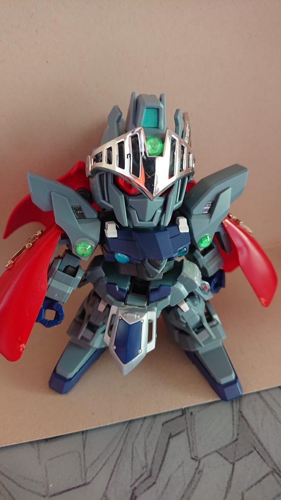 正面から
ほぼデルタプラスのままですが
ジャンク品と百均のアイテムで騎士風を目指しました