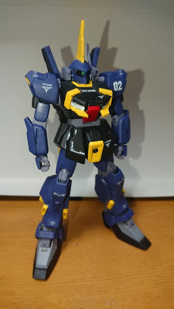 武器なし。ちなみにビームライフルだけはこの前作ったバーザム2のやつを持たせています。以前作ったやつはみるに耐えなかった,,,