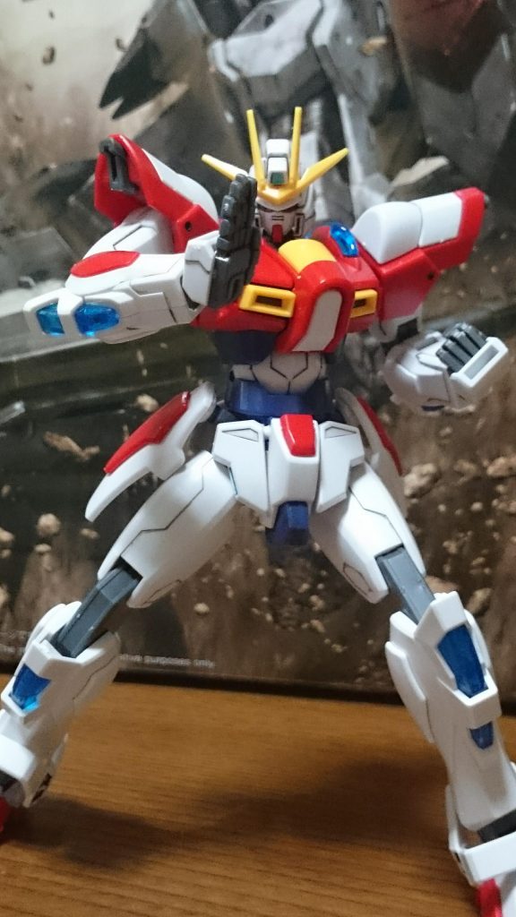 今回、クリアパーツの裏にラメ糊というちょっと初めての試みをやってるっス。少しでもPP粒子っぽく演出出来たらな、と思ったンスけどねぇ…画像だと殆ど分からない上に、実際に手に取って見ても、足のクリアパーツ以外は目を凝らさないとラメがあまり見えないという…