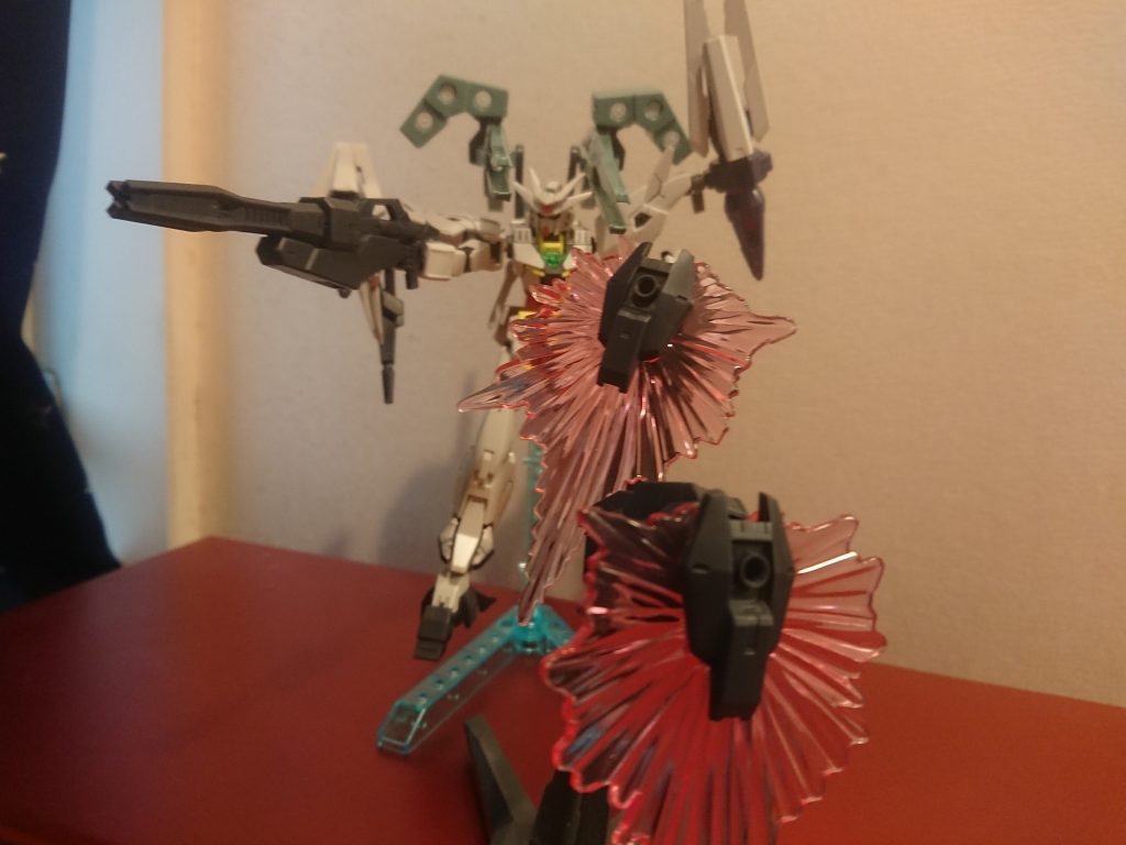 ジュピターヴガンダムってガトリングやビットなど、自分の好きな系統の武器が揃ってて本当に好きが集まった機体って感じです。ギミックもたくさんあるしこれを作ったヒロト君は天才ですね。