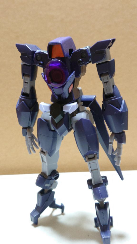 『アルスコア・アイ』
アルスコアガンダムとセラフィムをミキシングして制作。
胴体はジャンクパーツとプラ板を使用してアルスコアガンダムの頭部を模しました。