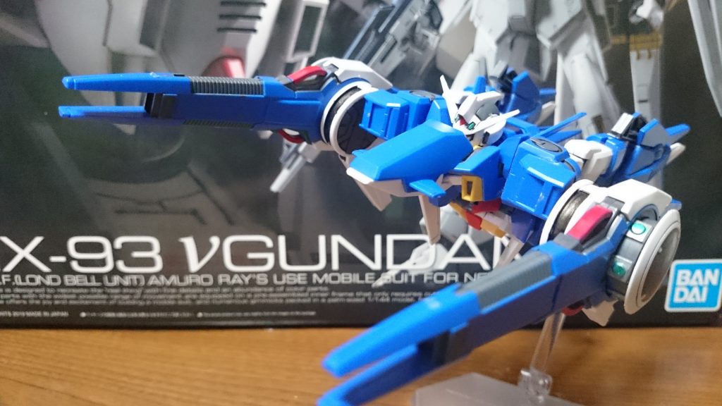 ・ストライダー形態
肩の加工に失敗してる為、アルティメス・ロングレンジライフルの向きを変えてるっス。けど、どちらかと言えば本来の向きよりもこっちのが好みだったりして…