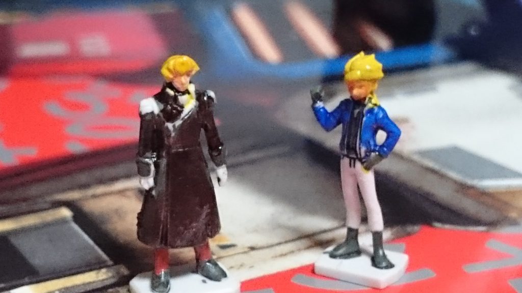 1/144チャンプとスーパーパイロット君(余剰)。ガンマカと爪楊枝でチマチマ塗装っス。お肌の色はピンクをのせて、乾く前にイエローを突っ込んだらなんとかそれっぽくなったっス