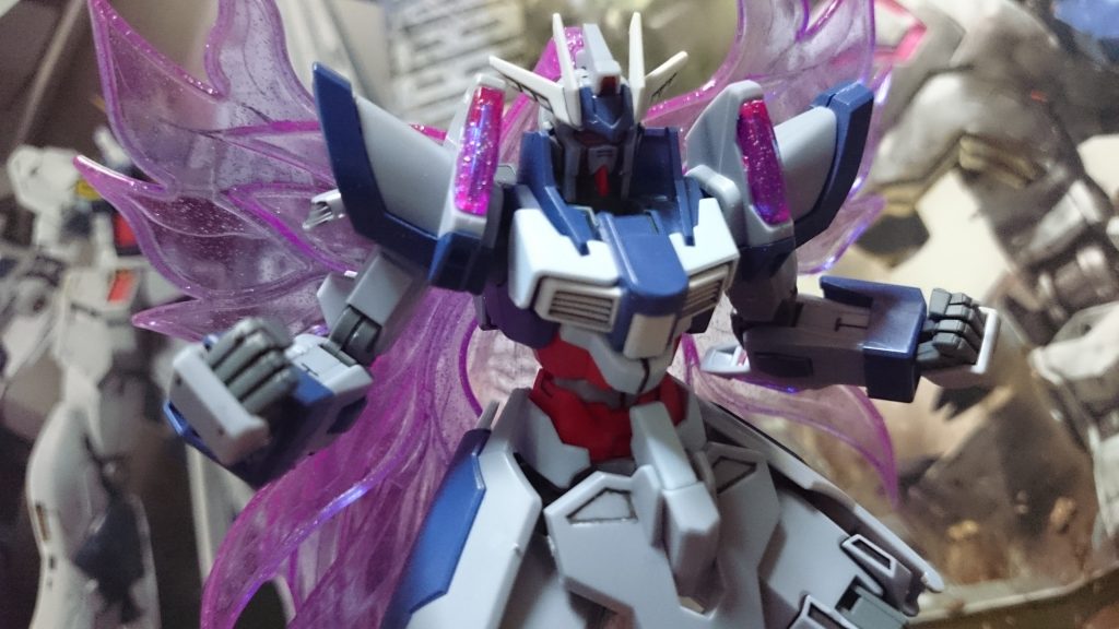 ・バーストシステム

一気に禍々しさUPっス。頭部の左右への可動がすごく制限されるっス