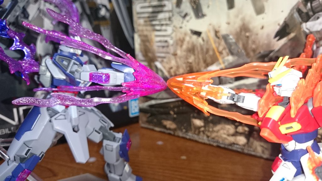 「「うぉぉぉぉぉぉぉ!!」」
「これが師匠から授かった、次元覇王流の奥義か!?」
「違う!これは俺とトライバーニングで編み出した技だ!」
「道理で、簡単に真似出来るワケだ!」
「なんだと!?」
「出せよセカイ!」
「!?」
「次元覇王流の奥義を!そいつを手に入れ、俺はさらに強くなる!!」
「その向こう側へ…!強さの極地へ…!!」
「あんたは強さに取りつかれてる!」
「オマエだってそうだろうがァ!」
「違う!俺の求める強さは、次元覇王流の極意とは違う!!」
「なら俺に勝てよ。勝って!俺の生き方を否定してみせろ!!」