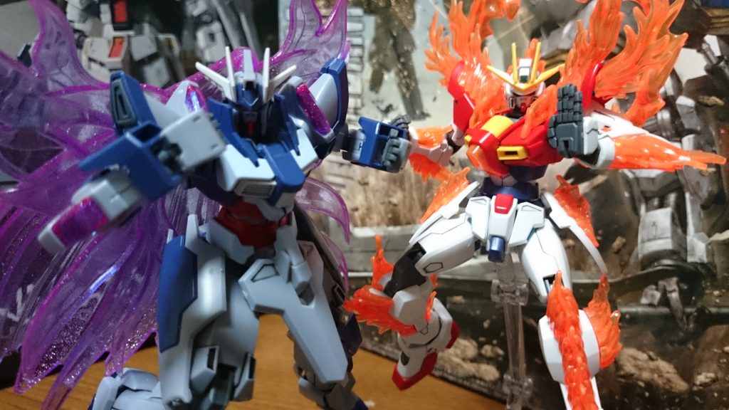 ・バーストシステム発動

ハデな2機が並ぶとなんか、こう、スゴイっスねぇ