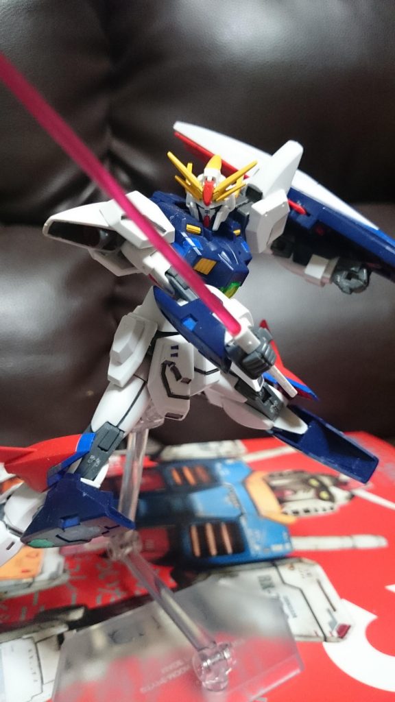 ビームサーベル。ゼン君とのバトルでも使われたものっス。エフェクトはアリオスにも付属した長短1本ずつが使われてるっスけど、正直、アレって短い方が普通の長さで、長い方が少し長すぎなくらいに思えるっス…。こちらは特に手を加えてはいないっス