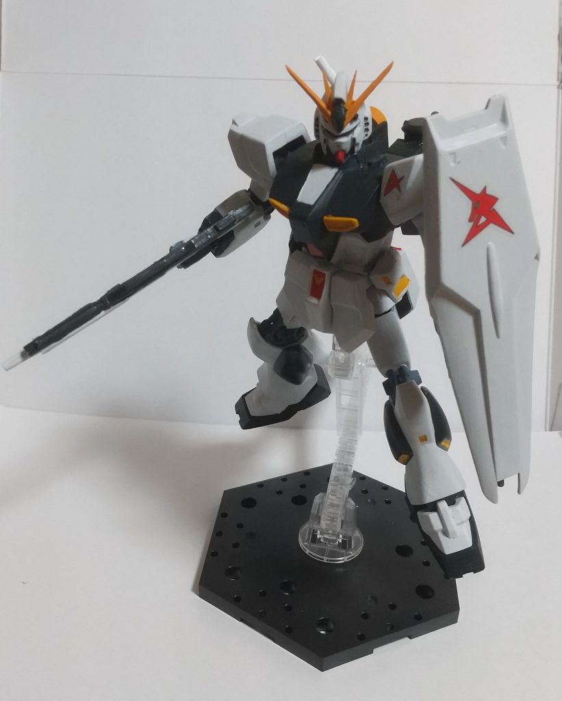 スタンド用の穴も開けました。