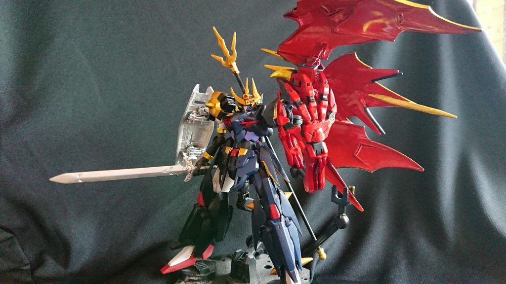 ゼルトザムアームは炎の剣をイメージに赤く塗装しました