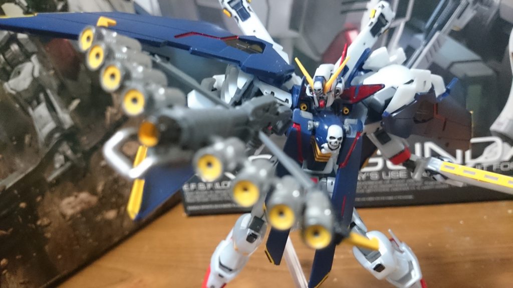 ・ピーコックスマッシャー
てめェーだけぁ絶対に許さねェーッ!!絶対にだッ!!
やはりグレー一色。地獄!塗装するも地獄!全体の作製時間の約4割はこいつが占めてると言ってもいいほどっス…
ただ、本来ホワイトのところをシルバーで塗ったっスから以前ニコイチ作製した分のピーコックスマッシャーよりかは幾分かマシだったっスね…まぁ、それでも地獄というのは変わらないんスけど!