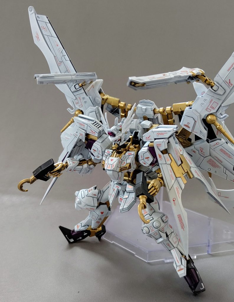 武装3　ストライクキャノン（ノワールストライカーのキャノン）
ビームではなく実弾が出ます（鉄血世界ではお約束ですね）