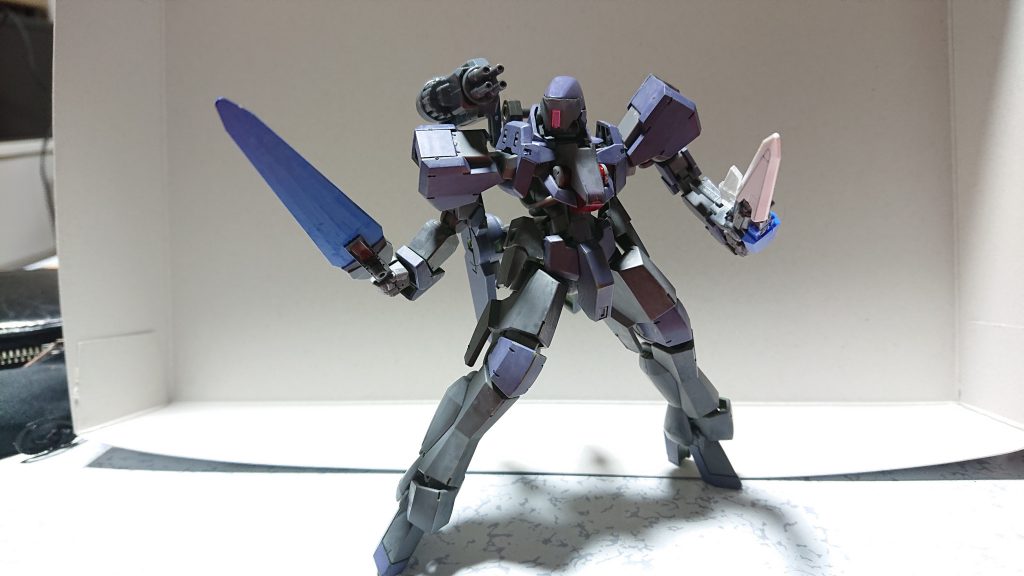 実体剣二刀流です！
左右で長さ違います