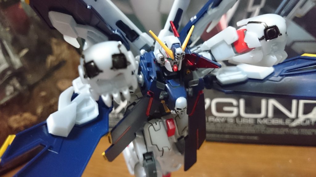 ・スカルヘッド(Iフィールド・ジェネレーター)
原典のフルクロスではこの用途はトビアの咄嗟のひらめきで使用されたっスけど、ルーカス仕様のフルクロスでは最初からギミックとして搭載されてるっス