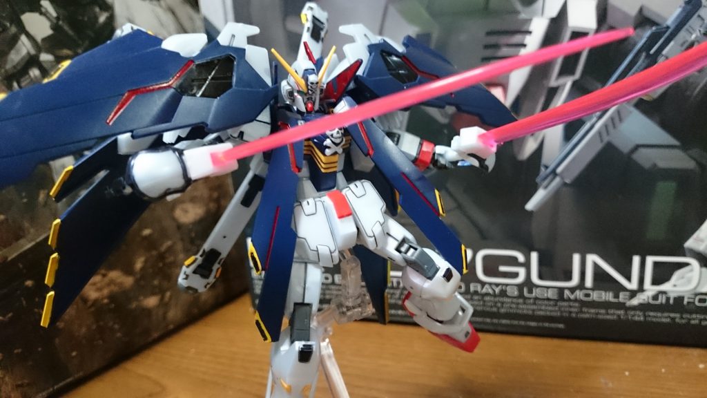 オマケ。
「この瞬間を待っていたんだーっ」
みんなのトラウマ「格闘チャージ」!ザンバー二刀流!!
なお、このセリフを発した時に乗っていたのはフルクロスではなくX1パッチワークだったり