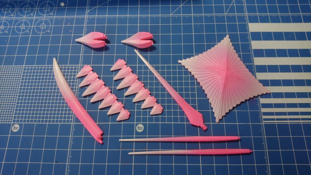 [ビームエフェクト]
先端にかけて白くなるグラデーションをかけました。
蛍光ピンク→ホワイト→ニューホワイトと塗装。