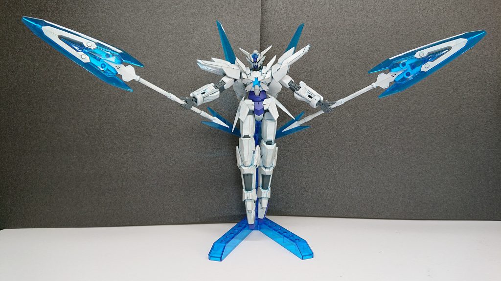 ネットでやり方を調べた時は
*つや消しトップコートを吹いてからフィルタリングした方がいい*と書いてありましたが
やってみると真っ青になってしまい、うすめ液を使っても落とせませんでした…
結局溶剤で全てクリーニングして下処理無しで塗ってみたらいい感じになりました