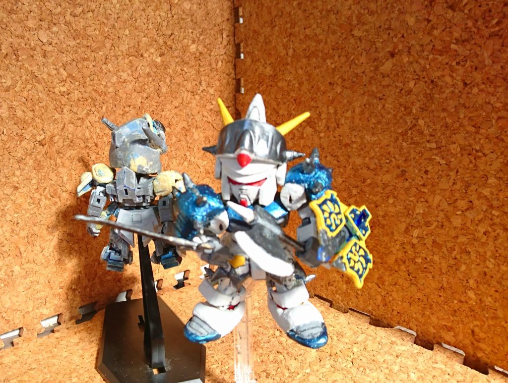 後ろの作りかけのBB戦士デルタプラスを完成させて、次回はあげます。宣言しないと心が折れそうなので。つたない造形ですが、懐かしさ補正でお付き合いいただけると光栄です。