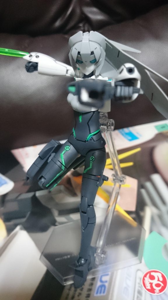 2nd Seasonではメイのビームサーベルの色はキットと同じグリーンになったっスね。
現実のキットとの整合性をとったのか、はたまたGBNにログイン出来なかった間に強化して色が変わったのか…