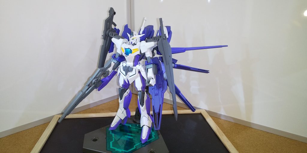 本体とバックパックの合体写真
背中の情報量が多くカメラの縦方向写真では収まらないサイズになりました
積載過多上等なのでスタンドが無くては立てません