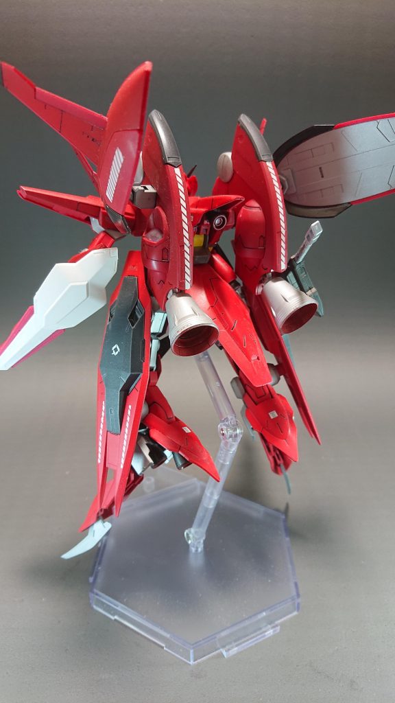 後ろ姿。
バーニアとか盛りだくさんな機体とか大好きです!