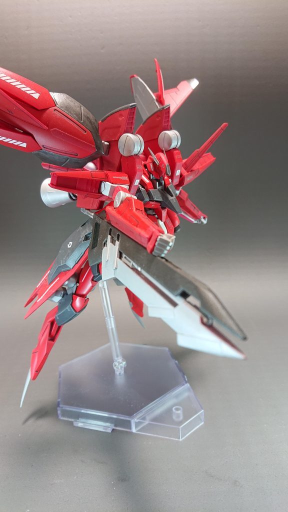 ライフルを構えて。