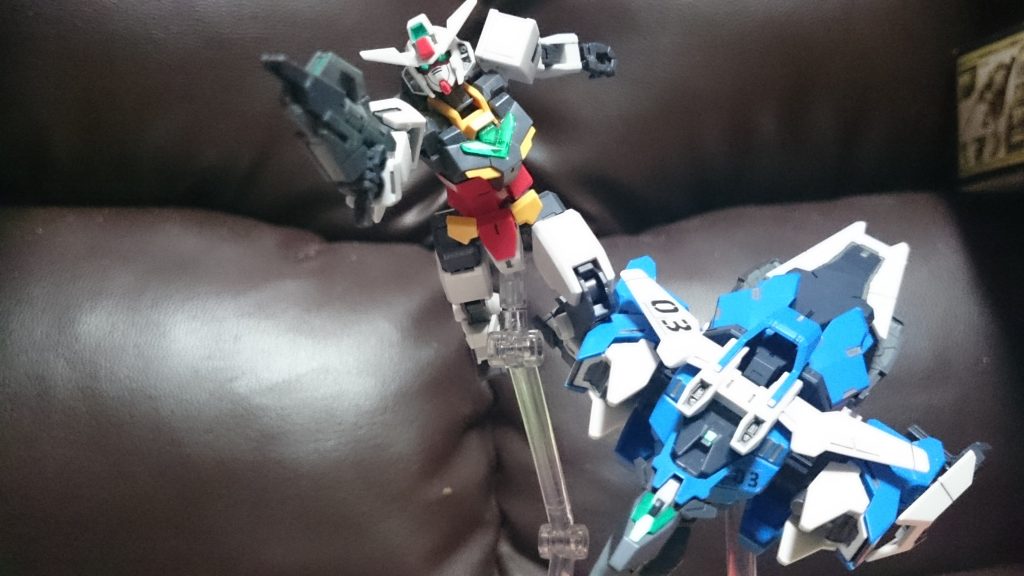 「誘い込んで…撃破する!」
コアガンダム&アースアーマー 
コアガンダムはアースリィのものとジュピターヴのものをニコイチ&塗装。シールはツインアイのみに使用。ただし黒い部分は爪楊枝を使いグレーのマーカーで塗り潰してるっス。
アースアーマーはコアシールドを装着。また第三惑星を表すように30MMに付属しているデカールの「0」と「3」をそれぞれ大小を使用。