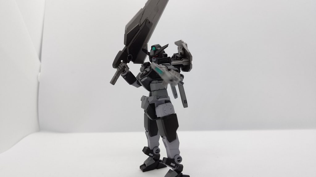 自分なら余裕あるとき絶対こんな格好で攻撃しそうだなっていうイメージ。