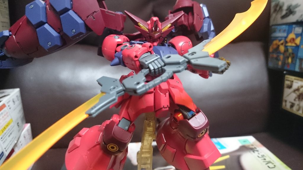 GNオーガソード同様に連結させてGNオーガツインソード弐式とすることもできるっス！
またオーガ刃-Xと同様に鬼トランザムで頭部のバインダーが下がるっス