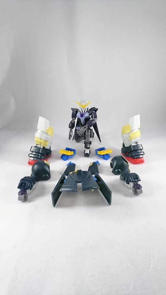 足なんかは寧ろ旧キットのほうがスカスカだから基部仕込むの楽かも。