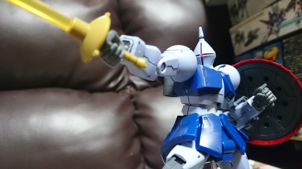 ・ビームサーベル
……よりも！この手首に感動っスよ！この曲げ方こそ理想型っス！次元ビルドナックルズもいいんスけどねぇ…あの曲がり方はバーニング系のような格闘機ならよかったんスけど… 
しかし、この手首にといい、フロント・リアアーマーの裏打ちといい、このキットは気合いが入ってるっスねぇ