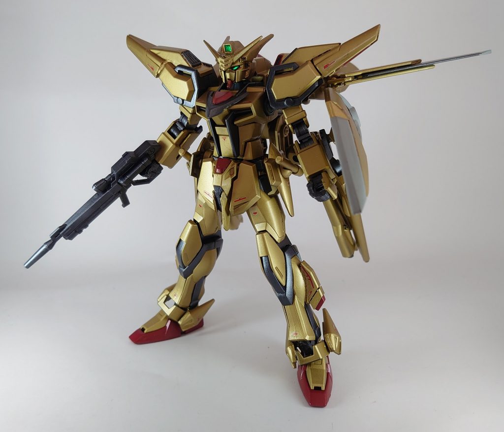 正面です。HGCEストライクガンダムに暁のパーツを追加して暁の姿に近い姿になるようにパーツを切り貼りしてまとめています。