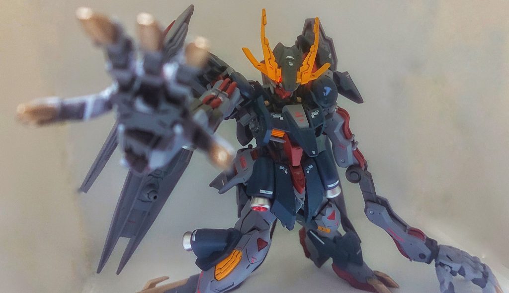 凶刃なその爪は、仇なす者を斬り裂く。