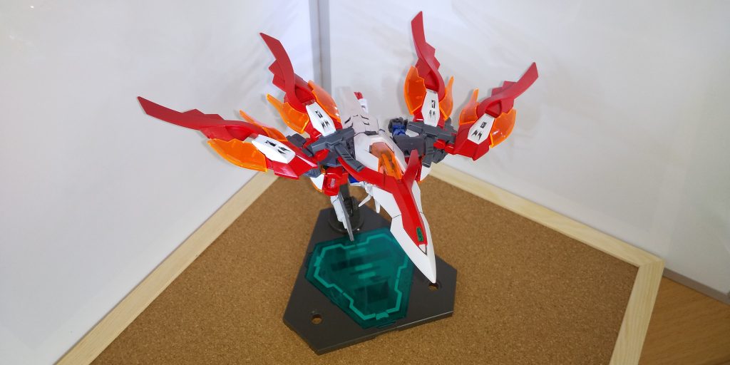 うつ伏せになって、背中にシールドを被せるだけの簡単変形