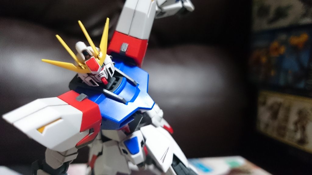 「セイ！何か武器は!?」

「3番目のスロット！ビームサーベル！」

「こいつかぁっ！」

「！」

(あの動き、父さんの…！)

(僕が求めていた、理想の…！)

「なんだ…？なんなんだ、お前は！」

「これで…終わりだァ！」