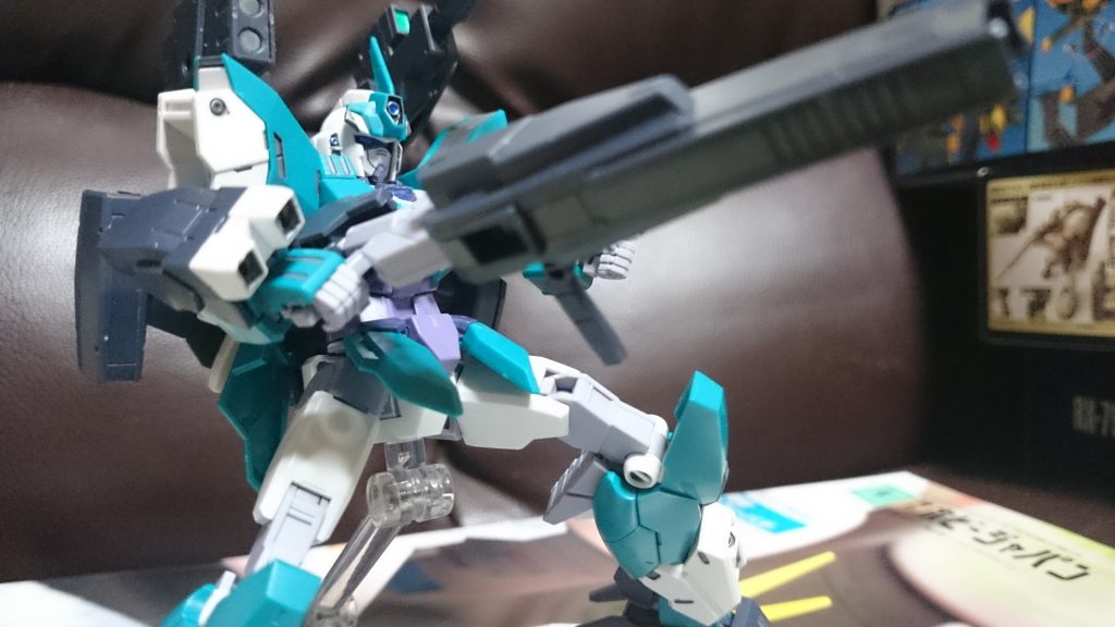 ヴィーナスアーマーとドッキングっス!
こちらは腰裏のスラスターの上にリアアーマーを取り付けた以外は特に変更点はないっス