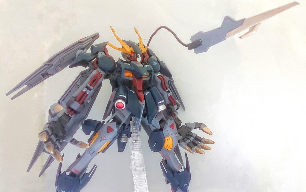 テイルブレードは、ルプスレクスの時と変わらずそのままである。
第三の腕として機能するが、阿頼耶識システムを持たないジュリエッタは、三日月ほど上手くは扱えない。