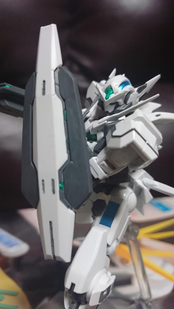 ・GNシールド
青い部分をグレーで塗装。また一部メタグリーンでGN粒子ぽさを演出っス